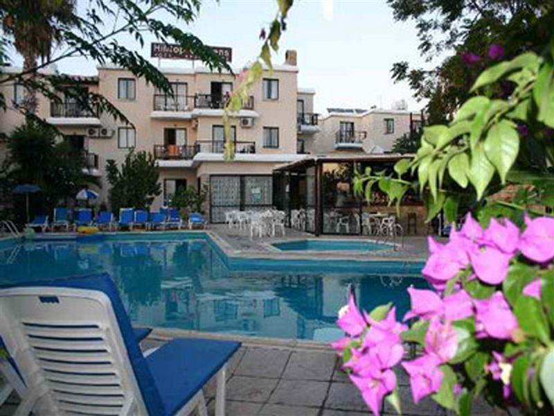 Hilltop Gardens Hotel Apartments Paphos Buitenkant foto